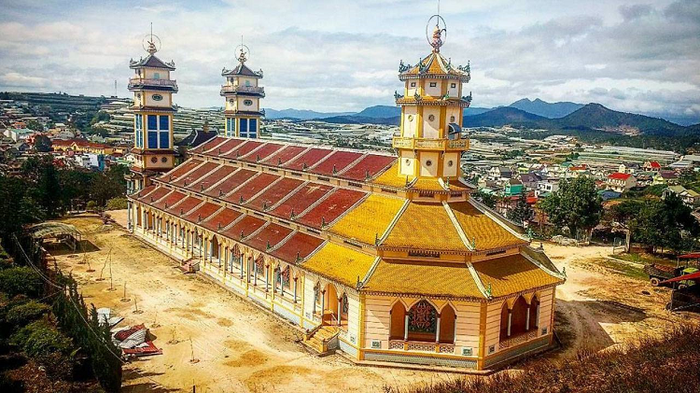 Thánh thất Đa Phước – Công trình tôn giáo nghệ thuật độc đáo duy nhất tại Đà Lạt (Ảnh: Sưu tầm)