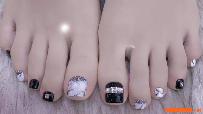 Mẫu nail chân đẹp 2024