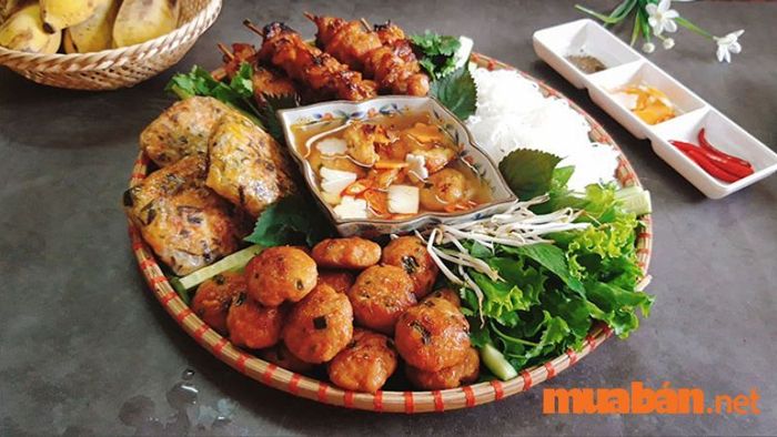 Khám phá những quán ăn ngon tại quận 7, nơi bạn có thể thưởng thức những món ăn nổi bật và đặc sắc của địa phương.