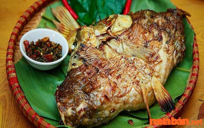 Kinh nghiệm du lịch Mộc Châu 2 ngày 1 đêm - thưởng thức món cá nướng Pa Pỉnh Tộp