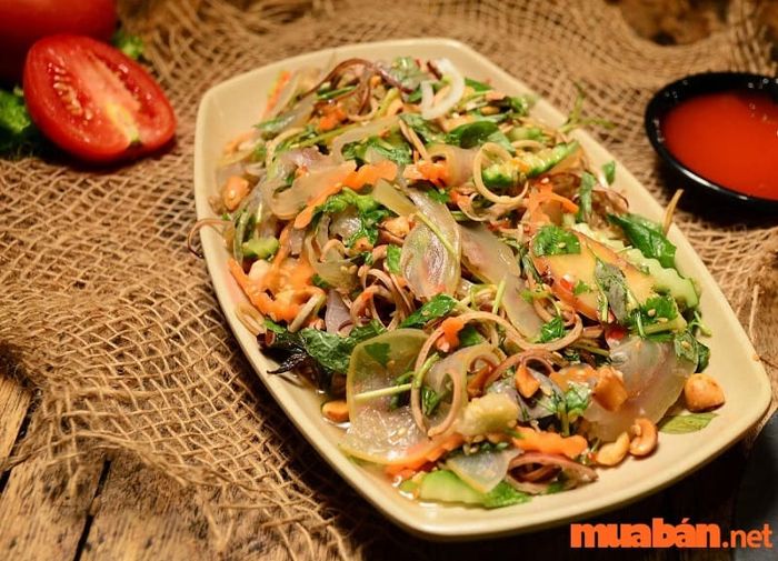 Kinh nghiệm du lịch Mộc Châu 2 ngày 1 đêm - thưởng thức đặc sản nộm da trâu