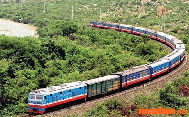 Kinh nghiệm du lịch Mộc Châu 2 ngày 1 đêm - lựa chọn di chuyển bằng tàu hỏa đến Hà Nội