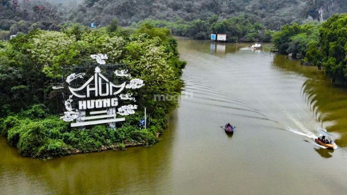 Một số sự kiện lịch sử quan trọng của quần thể chùa Hương – Nguồn: Internet