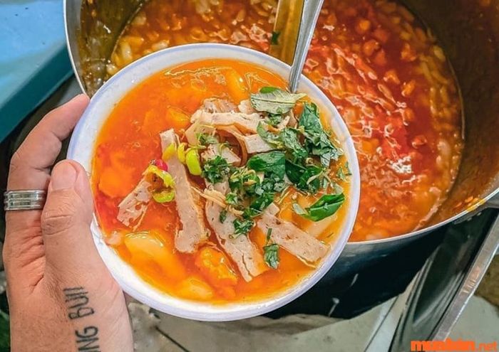 Kinh nghiệm du lịch Huế: Thưởng thức món Bánh canh Nam Phổ với hương vị đặc biệt
