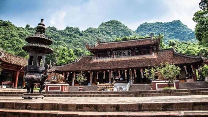 Khung cảnh xung quanh chùa Thiên Trù – Nguồn: Internet