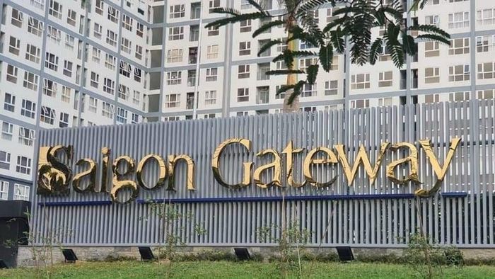 Băng rôn đỏ tại Saigon Gateway: Chuyện gì đang diễn ra?