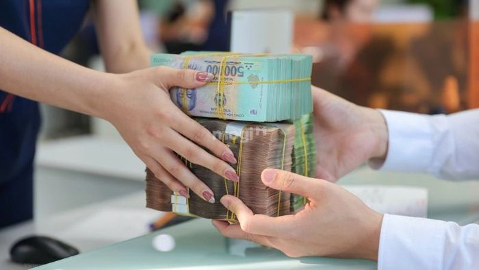 Hãy kiểm tra lãi suất thị trường trước khi quyết định tất toán để đảm bảo bạn đưa ra lựa chọn tối ưu.