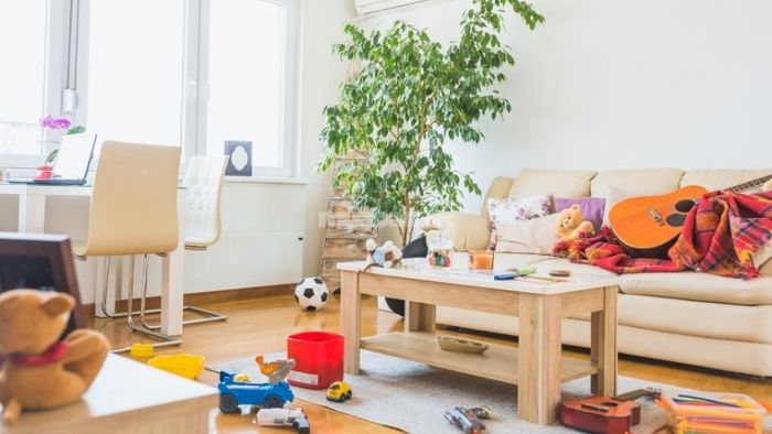 Phòng khách nhỏ xinh với thiết kế tối giản, giúp tận dụng tối đa không gian.