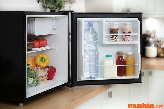 Tủ lạnh mini có mặt ở nhiều cửa hàng trên thị trường.