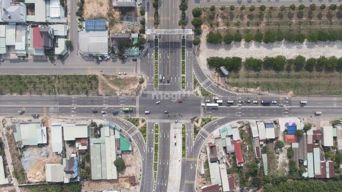 Các tuyến giao thông chủ yếu tại ngã tư Bình Trị