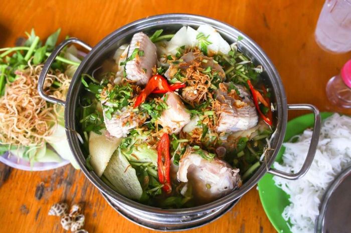 Món lẩu cá đuối đặc sắc