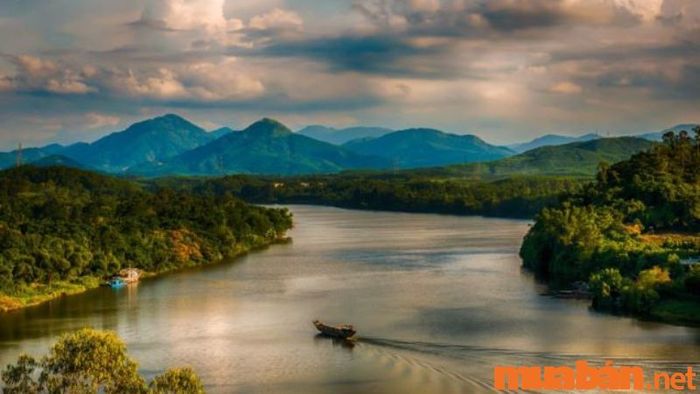 Huế có gì chơi? Khám phá vẻ đẹp sông Hương