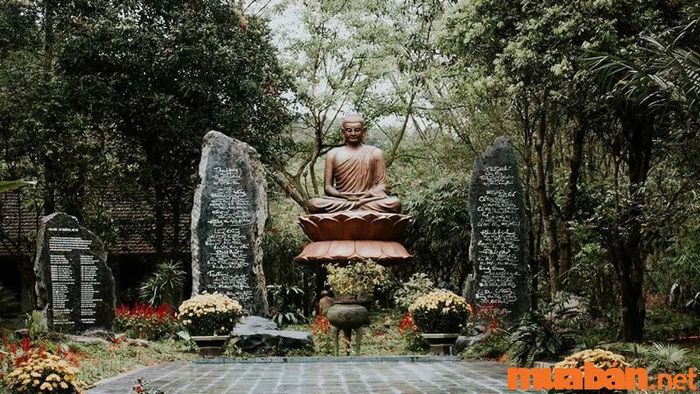Huế có gì chơi - Khám phá Chùa Huyền Không Sơn Thượng