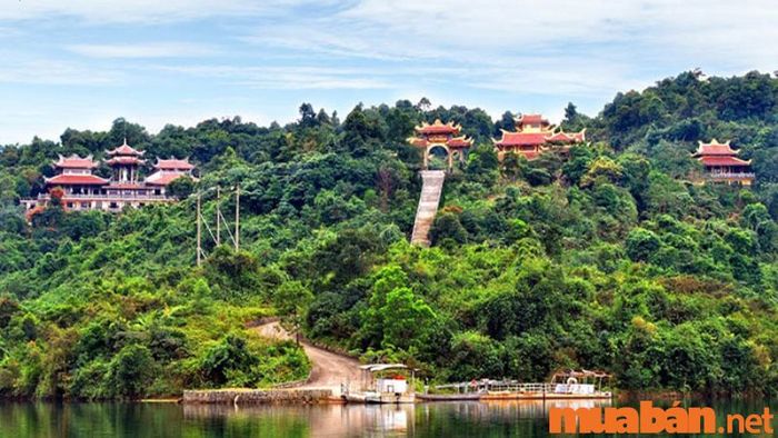 Huế có gì chơi? Khám phá Thiền Viện Trúc Lâm Bạch Mã