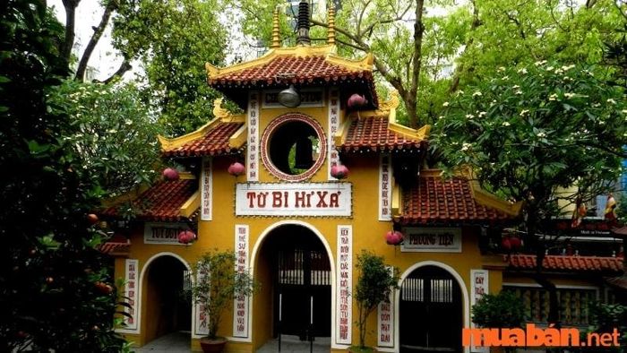Những ngôi chùa nổi tiếng ở Hà Nội