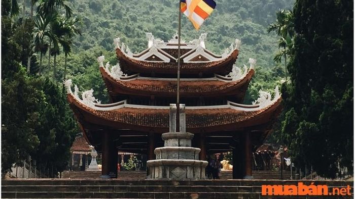 Những ngôi chùa nổi tiếng tại Hà Nội