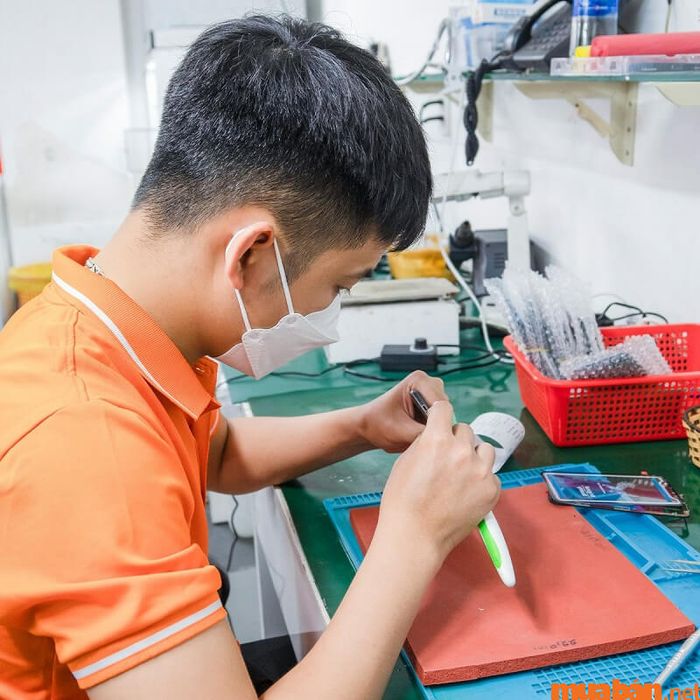 Vấn đề hở viền màn hình trên iPhone X