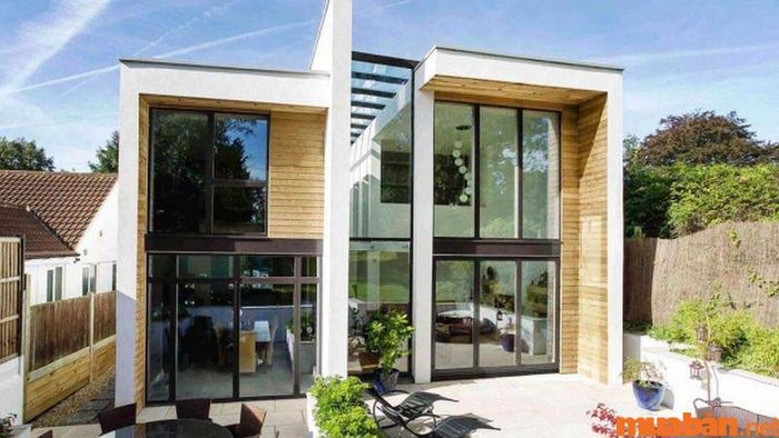 Mẫu nhà kính 2 tầng phong cách biệt thự sang trọng, hiện đại