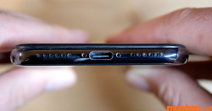 Vấn đề hở viền màn hình trên iPhone X