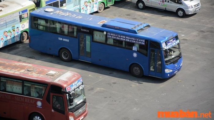 Đi xe buýt từ TP.HCM
