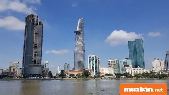 Hệ thống điện dự phòng 100% công suất với ba nguồn điện sẵn sàng phục vụ cho tòa tháp.