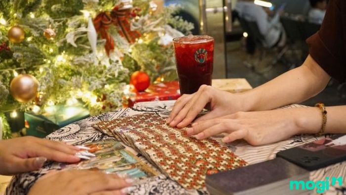Trang trí Noel tại các quán cafe