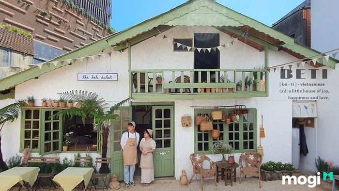 Trang trí Noel tại quán cafe