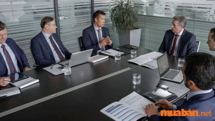 Giám đốc điều hành (CEO - Chief Executive Officer) là ai?