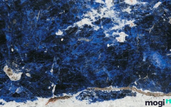 Đá Marble màu xanh biển là loại đá tự nhiên nổi bật với sắc xanh đặc trưng, mang đến một vẻ đẹp thanh thoát và mát mẻ cho không gian sống.