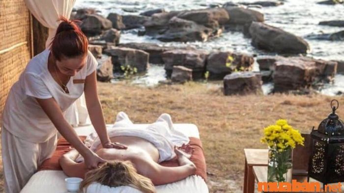 Trải nghiệm massage thư giãn trên bãi biển với giá cực kỳ hợp lý