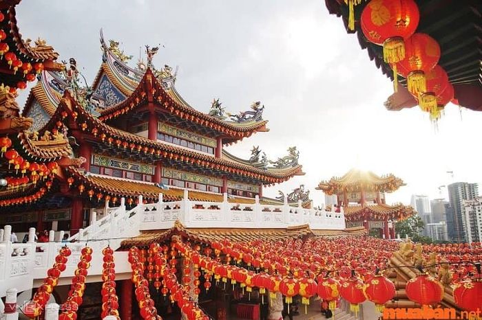 Chùa Thiên Hậu rực rỡ