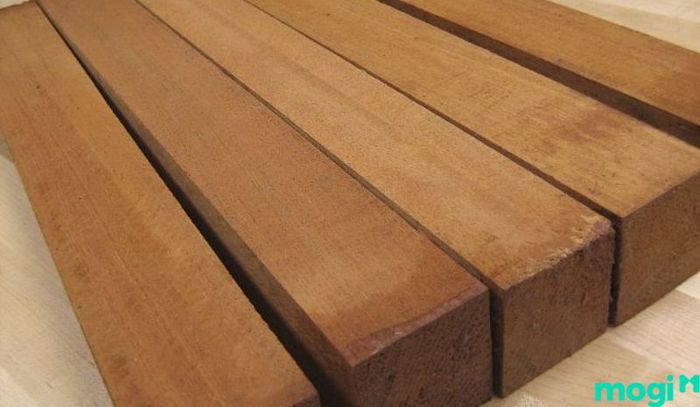 Ngoài những ưu điểm, gỗ Chò Chỉ cũng yêu cầu phải được bảo quản kỹ càng trong quá trình chế biến để tránh hư hỏng.