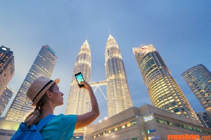Tháp đôi Petronas Twin Towers