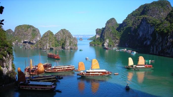 Quảng Ninh, với vẻ đẹp thiên nhiên đa dạng từ núi non, sông nước đến biển đảo, luôn là điểm đến lý tưởng thu hút du khách từ khắp nơi.