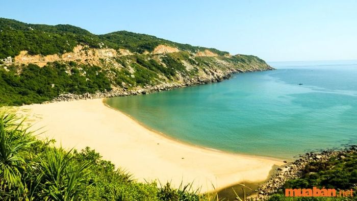 Đừng bỏ lỡ cơ hội ngắm hoàng hôn tuyệt vời tại Bãi Môn.