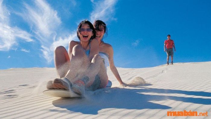 Đồi Cát Quang Phú - Một trong những địa điểm du lịch hấp dẫn của Quảng Bình
