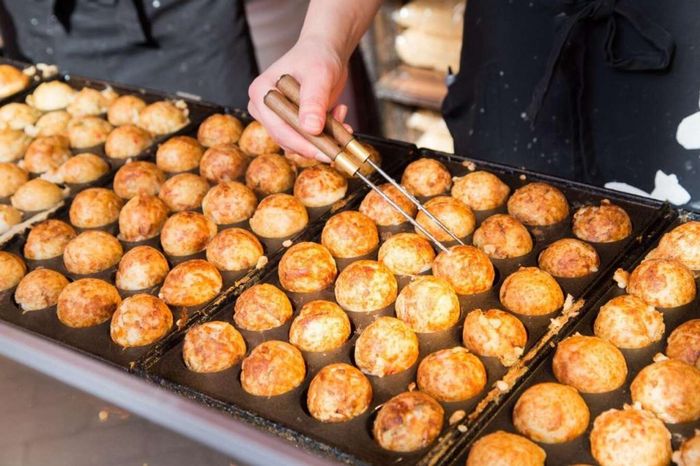 Takoyaki - món ăn đặc sản nổi tiếng của Osaka