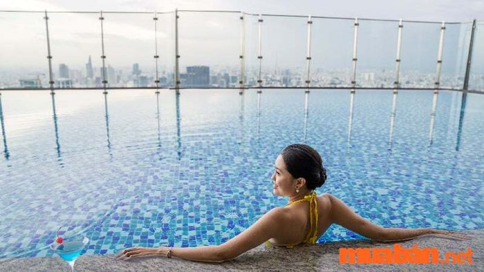 Landmark 81 có gì thú vị? Trải nghiệm thư giãn tuyệt vời tại hồ bơi vô cực
