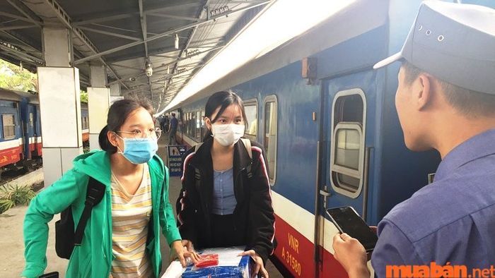 Đi tàu hỏa đến thành phố Vinh