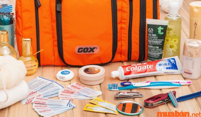 Hãy kiểm tra và chuẩn bị đầy đủ thuốc cùng đồ dùng cá nhân trước khi lên đường để chuyến đi của bạn thật trọn vẹn.