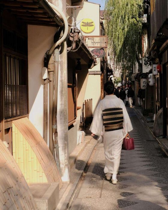Trải nghiệm khoác lên mình bộ kimono truyền thống Nhật Bản