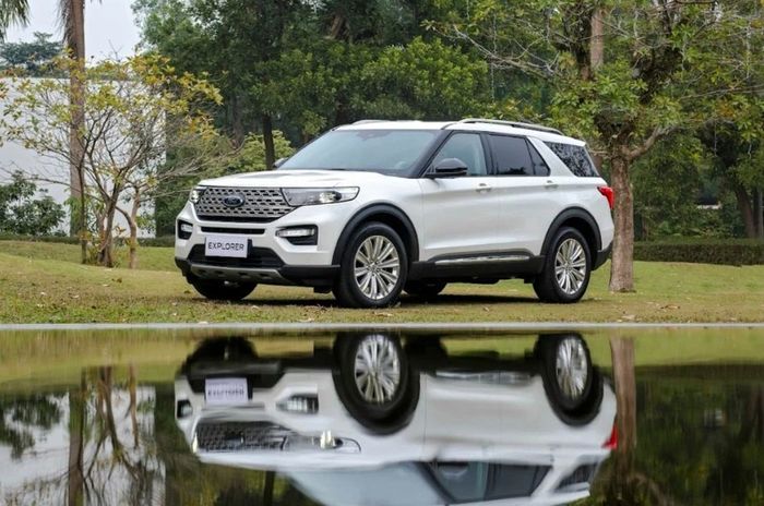 Ford_Explorer.jpg