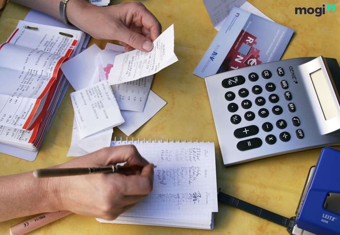 Bạn sẽ có nhiều khoản chi tiêu hàng tháng cần phải tính toán hợp lý.