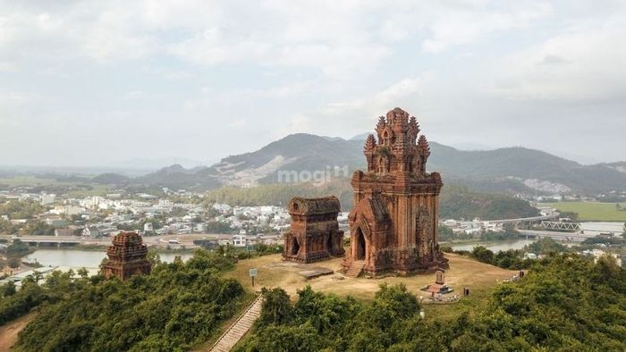 kiến trúc Chăm Pa
