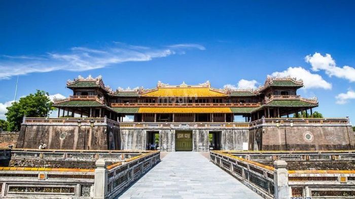 Kiến trúc Tử Cấm Thành chứa đựng ảnh hưởng sâu sắc của triết học Nho giáo và Phật giáo