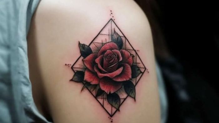 Nếu có điều kiện, bạn nên lựa chọn xăm màu để hình ảnh thêm phần sinh động