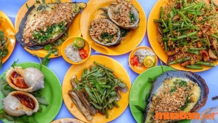 Quán ốc Tuyết – Điểm đến yêu thích của tín đồ ốc tại quận 8