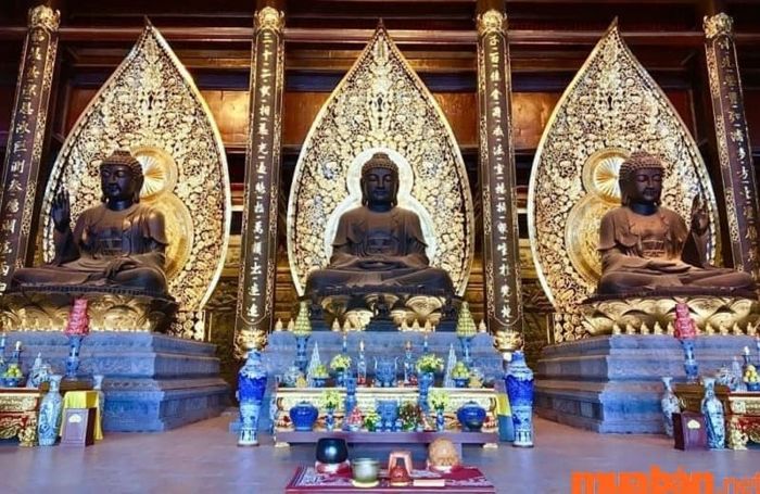 Chùa Tam Chúc thờ những vị Phật nào?