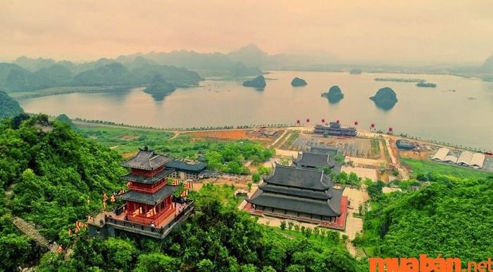 Chùa Tam Chúc thờ những vị nào?
