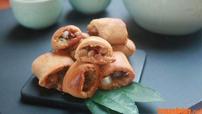 Bánh chả - Một trong những đặc sản nổi tiếng của Hà Nội